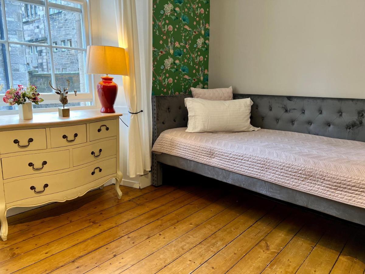 Old Town Centre Apartment 5 Mins To Edinburgh Castle ภายนอก รูปภาพ